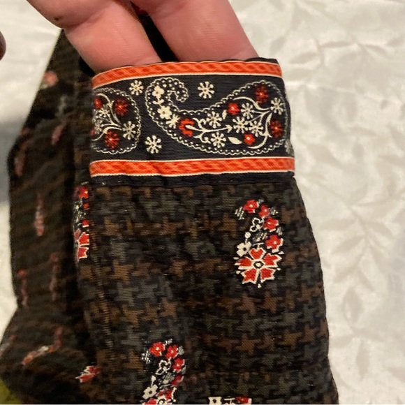 VERA BRADLEY SMALL QUILTED BLACK FLORAL BAG - Picture 5 of 7